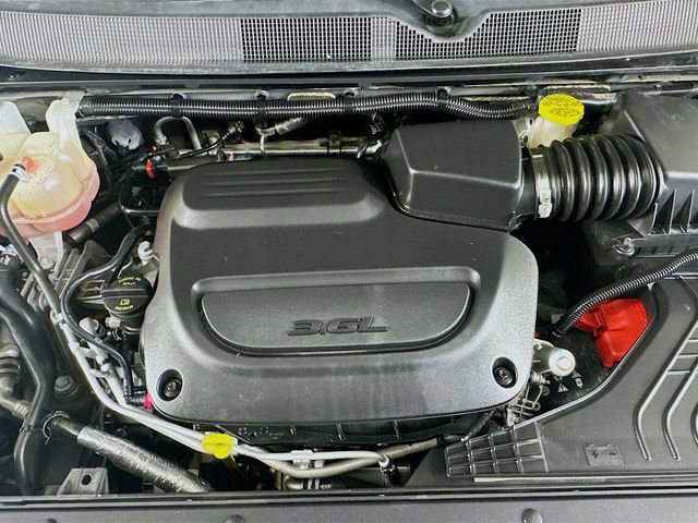 Used 2022 Chrysler Pacifica Touring-L image 31