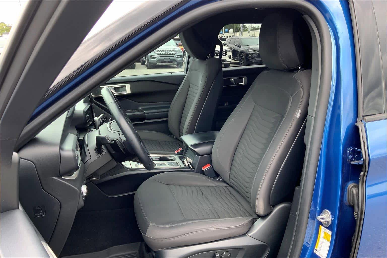 Certified 2020 Ford Explorer XLT RWD image 8