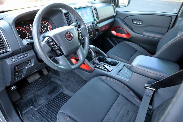 Used 2022 Nissan Frontier Pro-X image 3