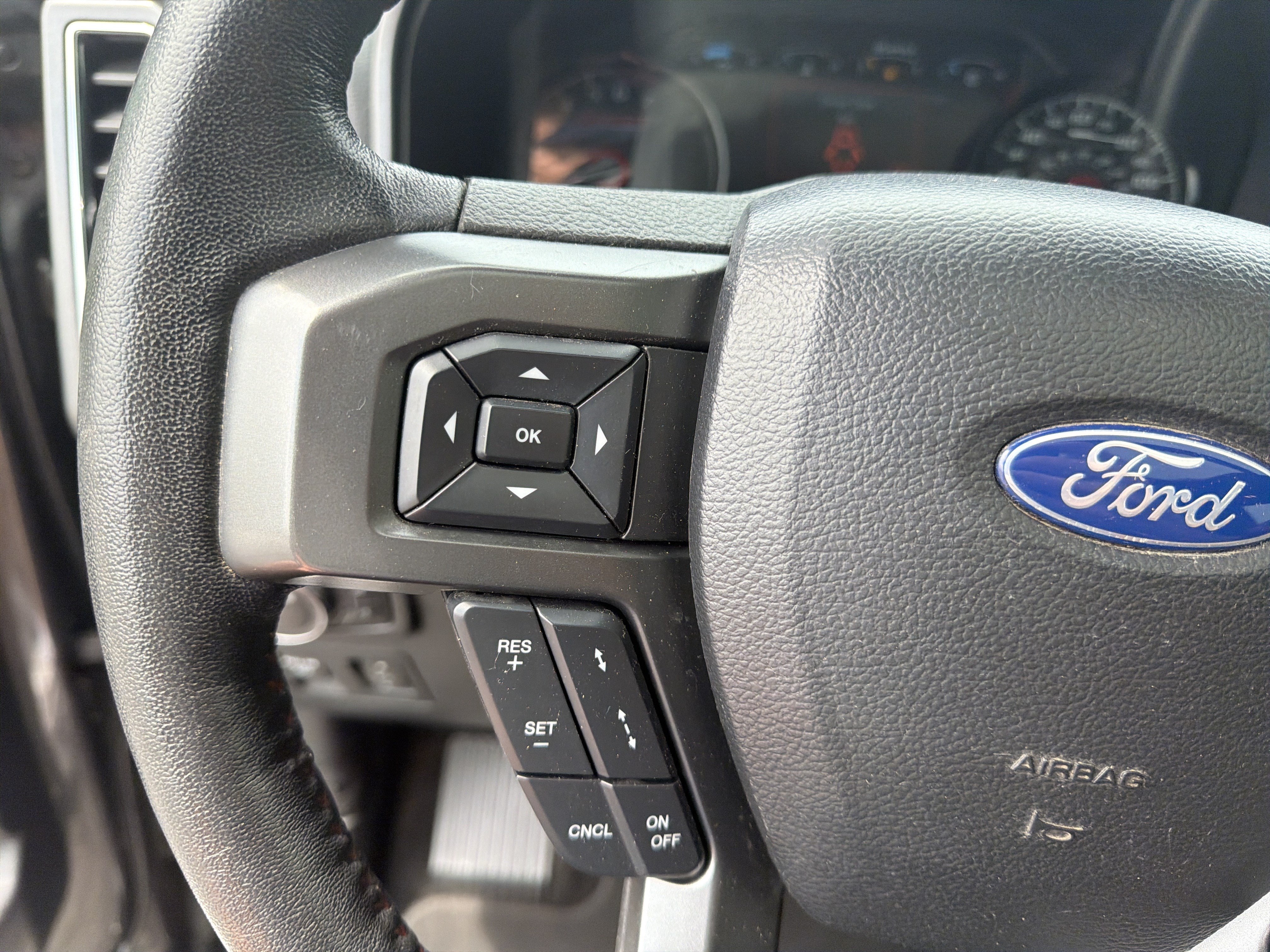 Certified 2019 Ford F150 Lariat w/ Equipment Group 502A Luxury AWD/4WD image 36