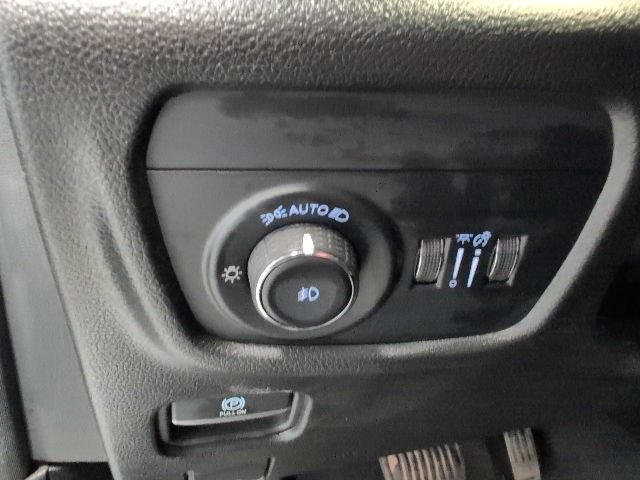 Used 2023 Jeep Grand Cherokee Limited AWD/4WD image 17