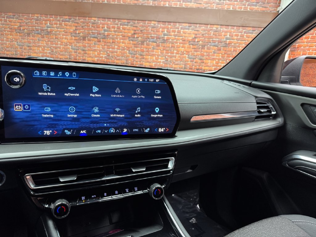 Used 2026 Chevrolet Traverse LT FWD image 20