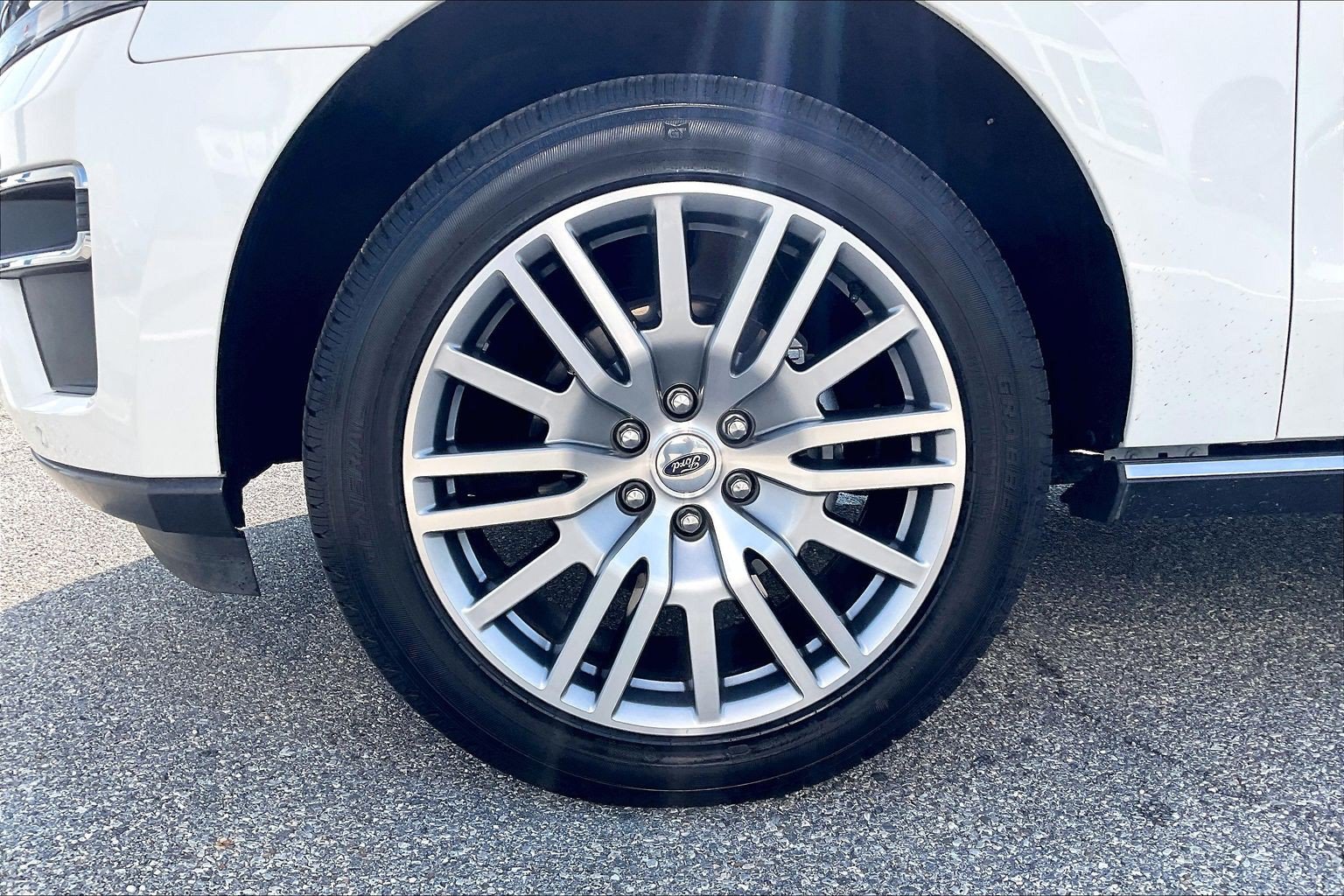 Certified 2023 Ford Expedition Limited AWD/4WD image 9
