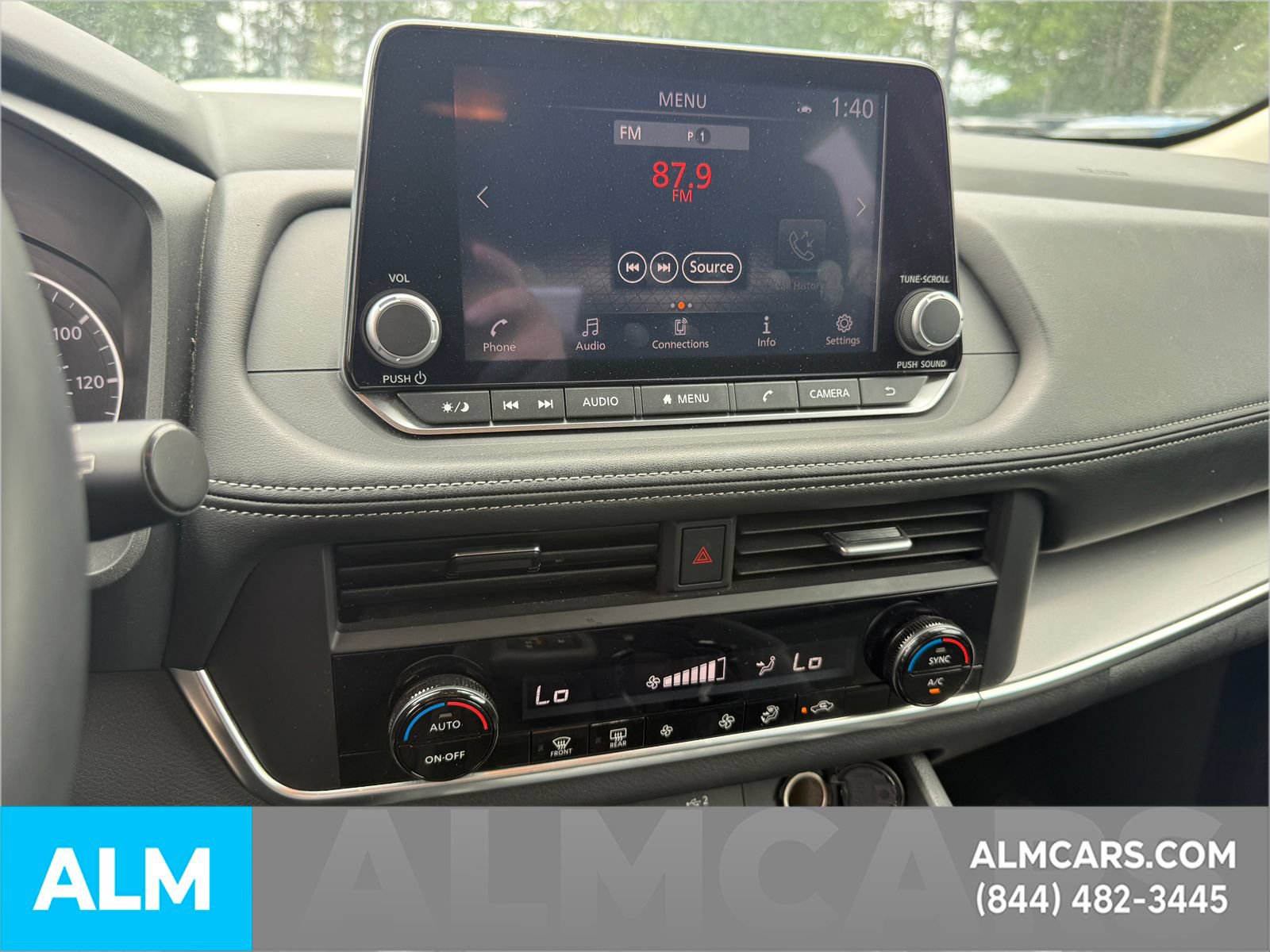 Used 2025 Nissan Rogue SV FWD image 11