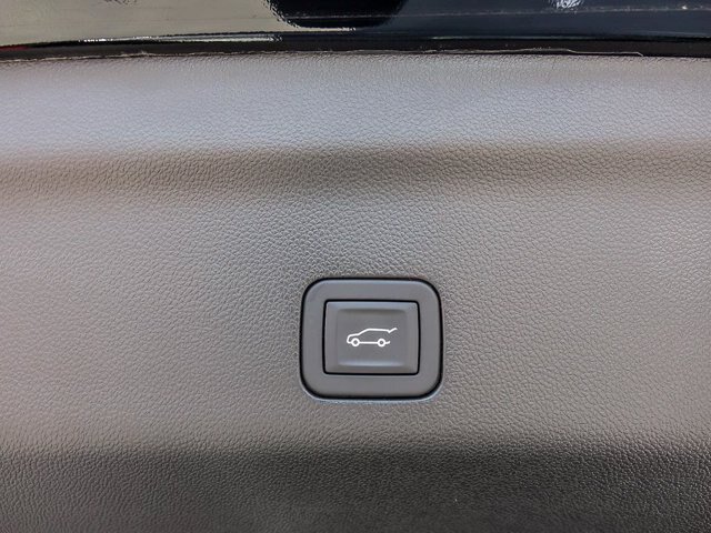 Used 2026 GMC Yukon Denali Ultimate AWD/4WD image 34