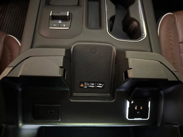 Used 2025 GMC Sierra 2500 Denali Ultimate image 30