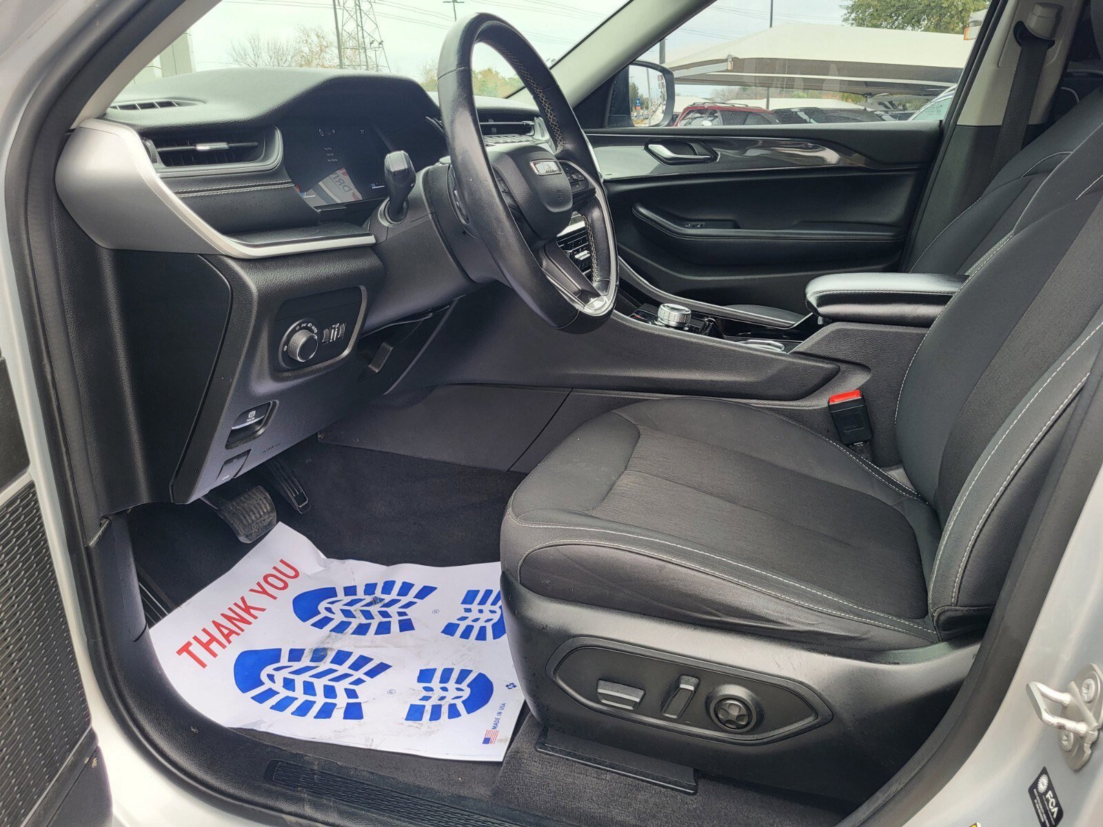 Used 2022 Jeep Grand Cherokee L Laredo w/ Luxury Tech Group I image 19