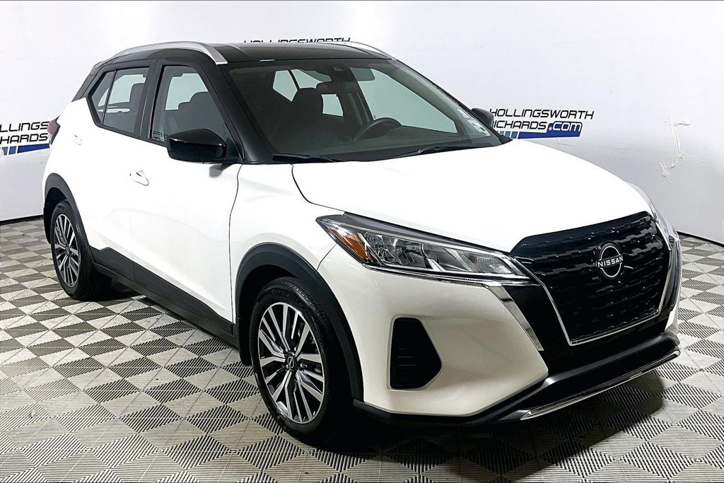 Used 2024 Nissan Kicks SV FWD image 3