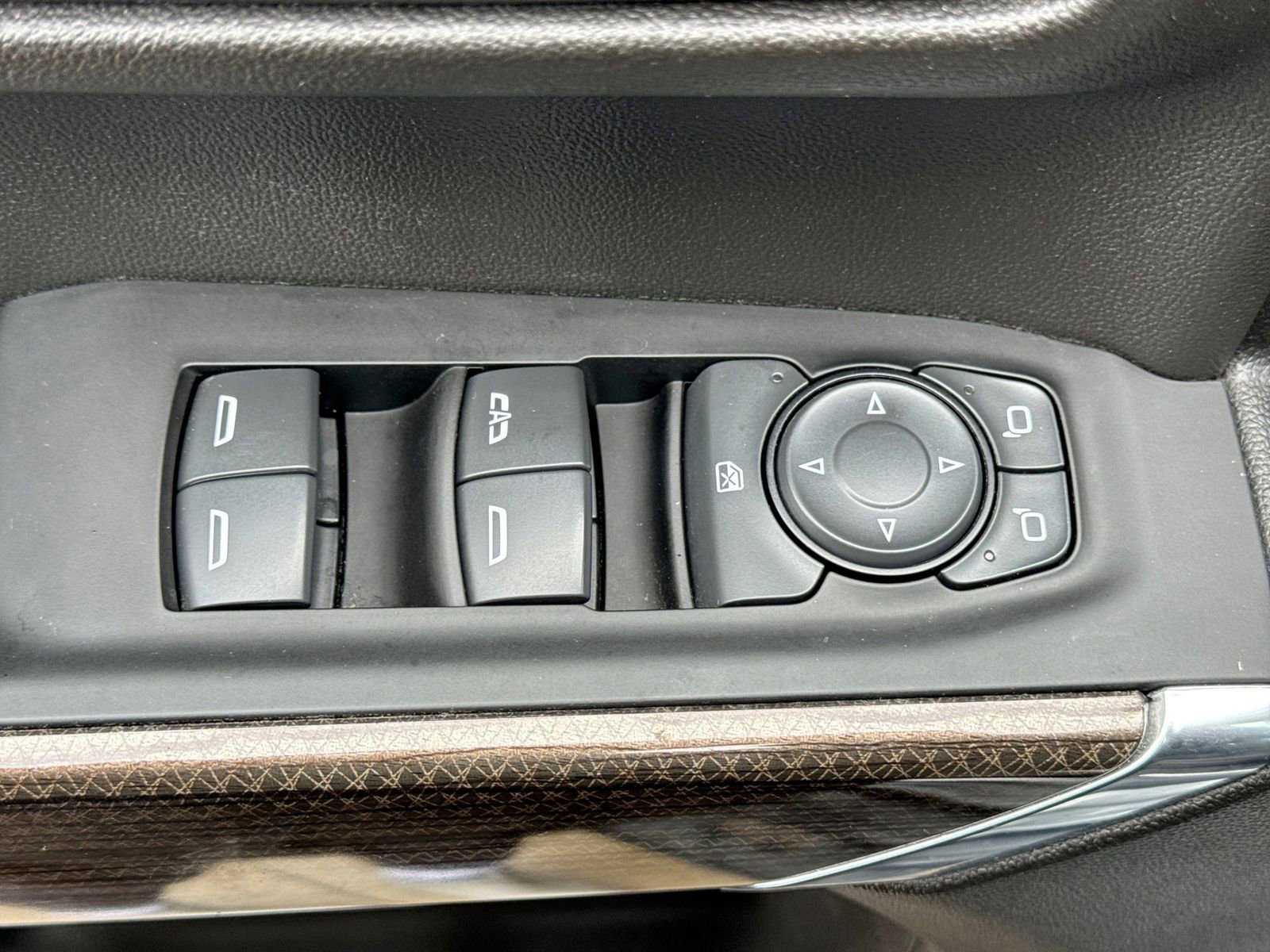 Used 2022 Chevrolet Silverado 1500 LT Trail Boss w/ Bed Protection Package AWD/4WD image 20
