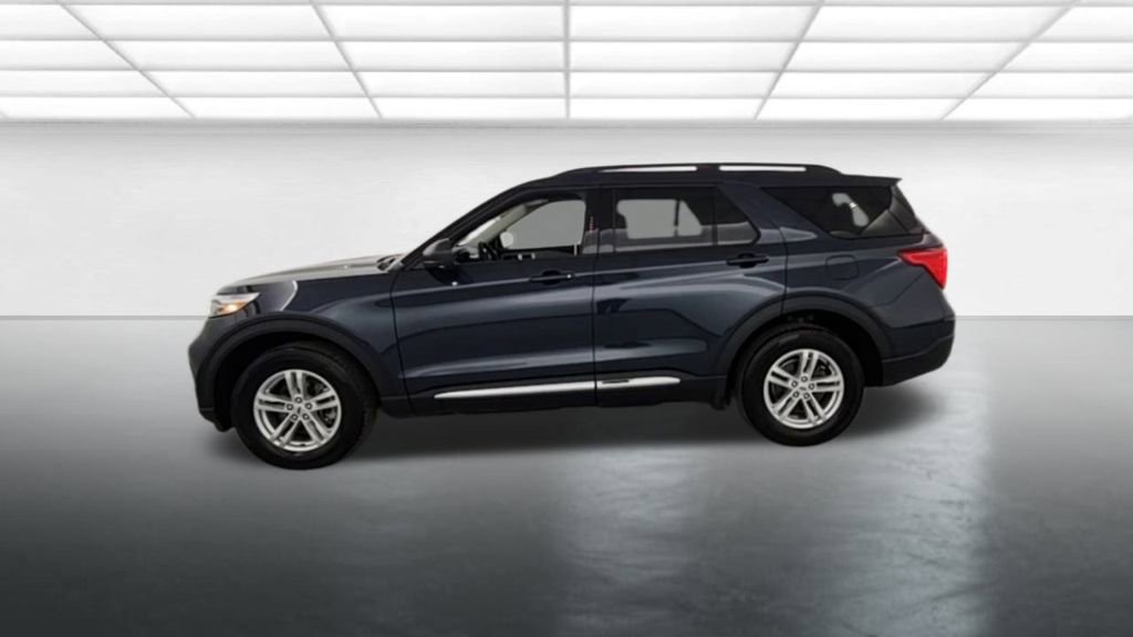 Certified 2022 Ford Explorer XLT w/ Equipment Group 202A image 6