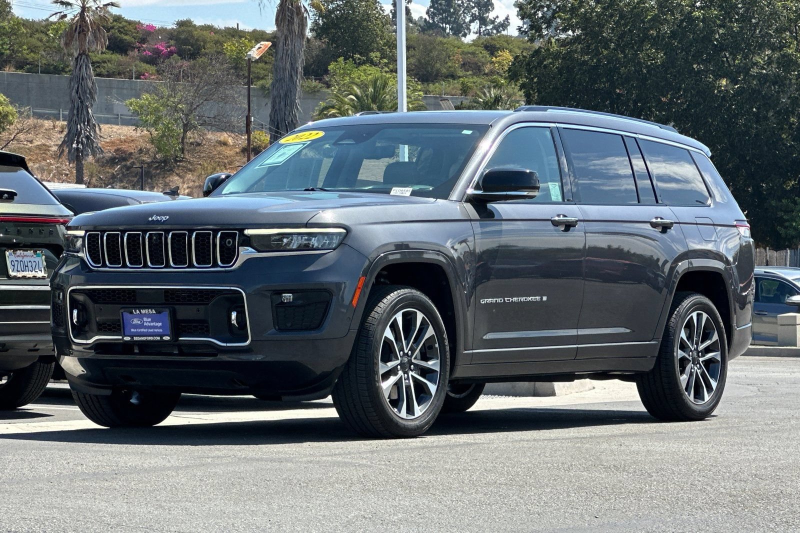 Used 2022 Jeep Grand Cherokee L Overland w/ Advanced Protech Group III AWD/4WD image 7