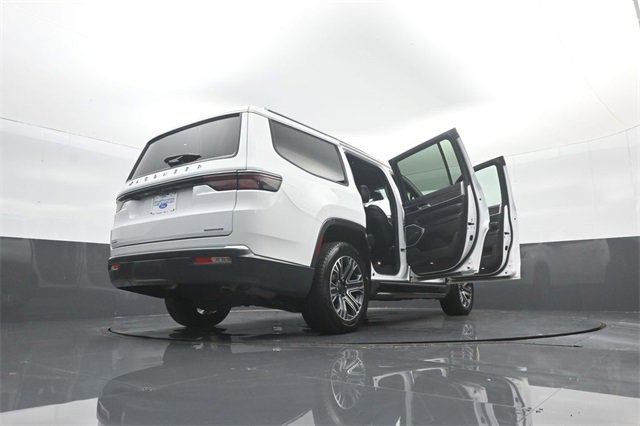 Used 2022 Jeep Wagoneer Series III image 35