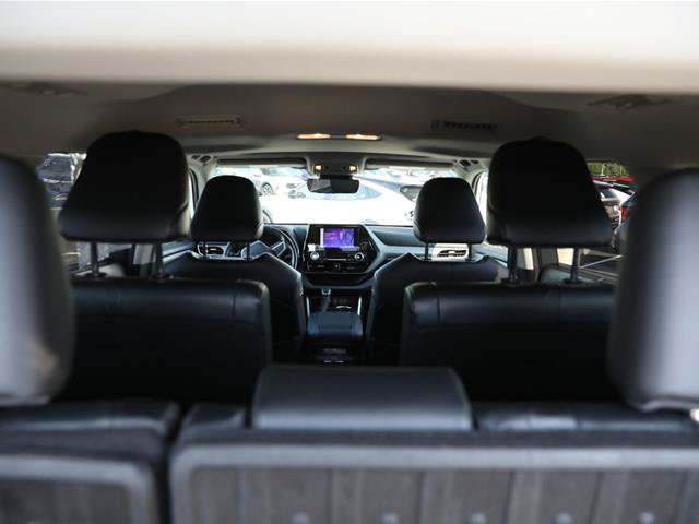 Used 2023 Toyota Highlander XLE FWD image 15