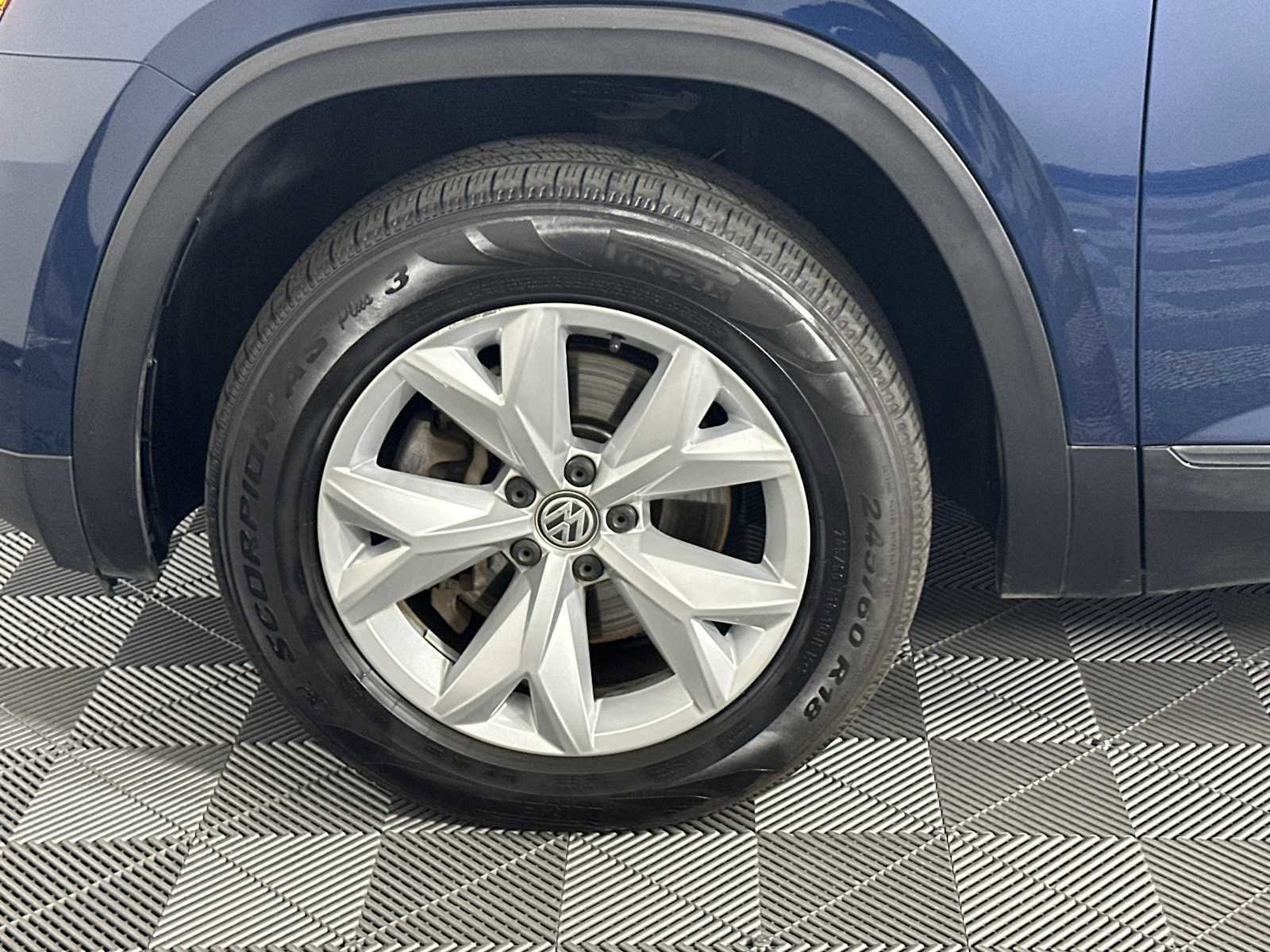 Used 2019 Volkswagen Atlas SE FWD image 11