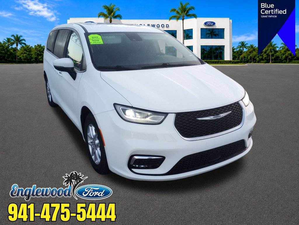 Used 2023 Chrysler Pacifica Touring-L