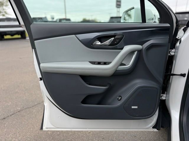 Used 2020 Chevrolet Blazer LT w/ Sound & Technology Package FWD image 15