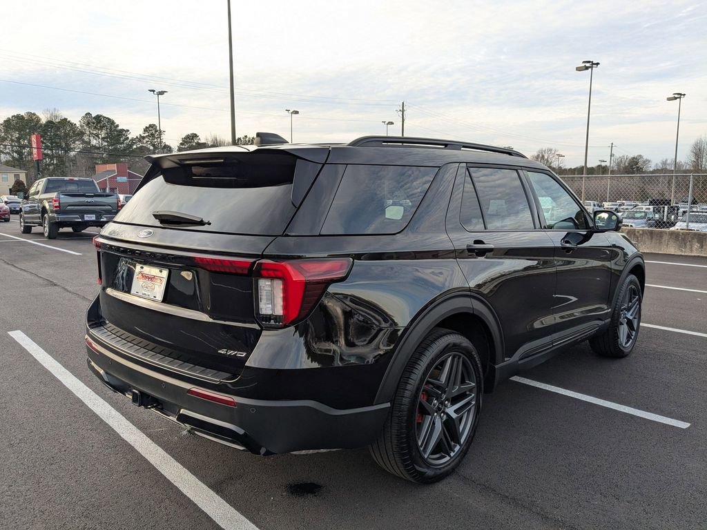Certified 2025 Ford Explorer ST-Line w/ Premium Package image 6