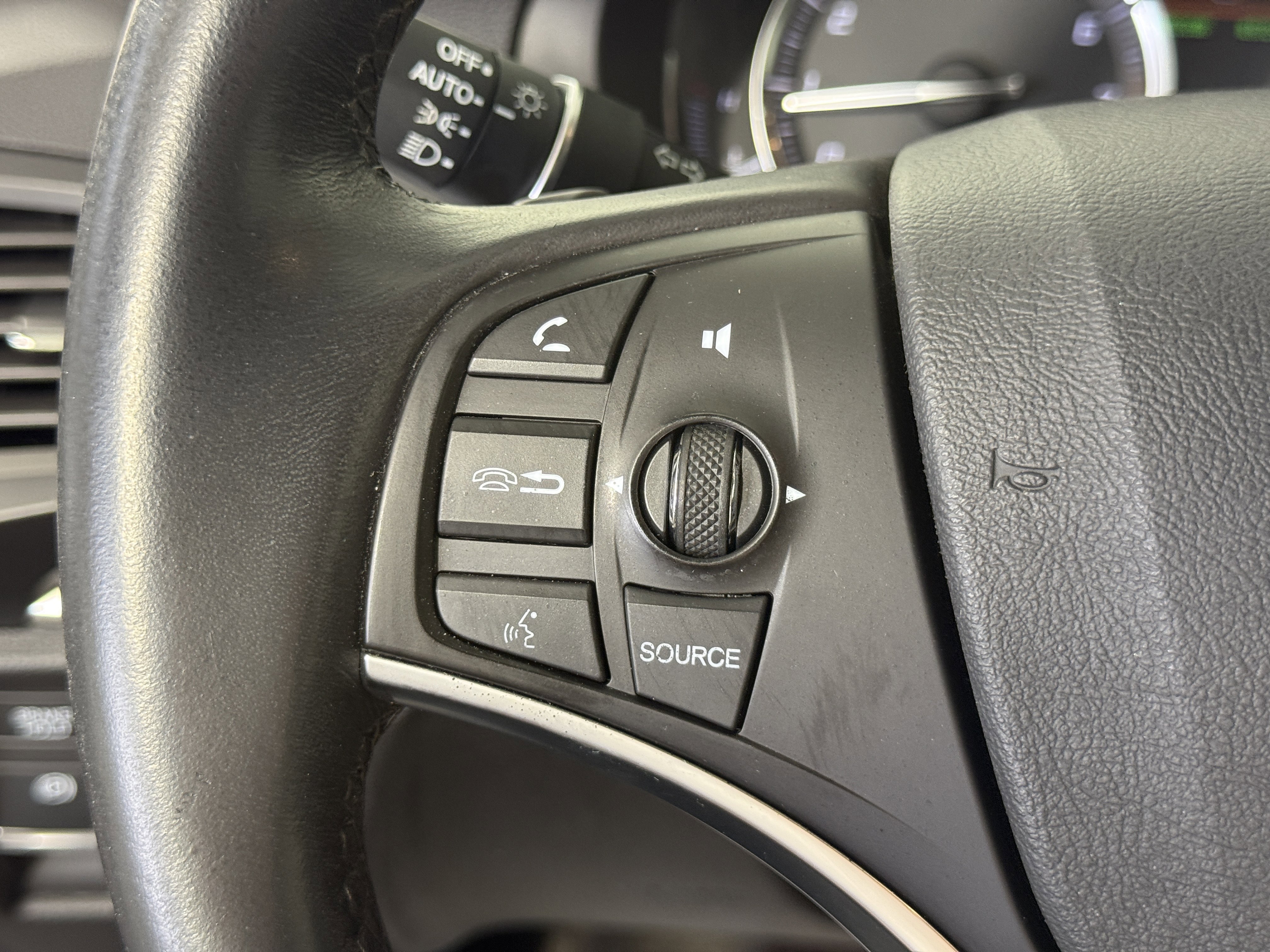 Used 2020 Acura MDX FWD image 26