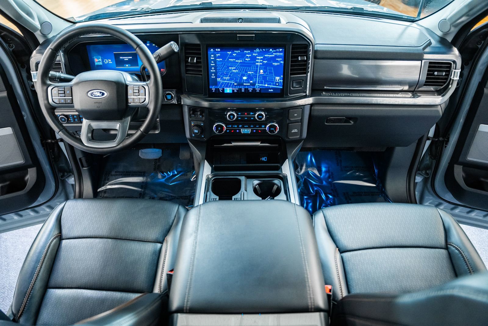 Certified 2025 Ford F250 Lariat w/ Black Appearance Package image 26