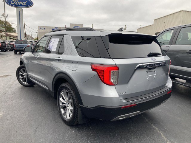 Certified 2022 Ford Explorer XLT w/ Equipment Group 202A image 3