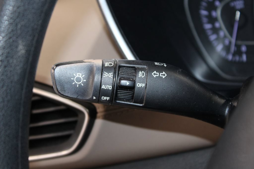Used 2020 Hyundai Santa Fe SEL FWD image 35
