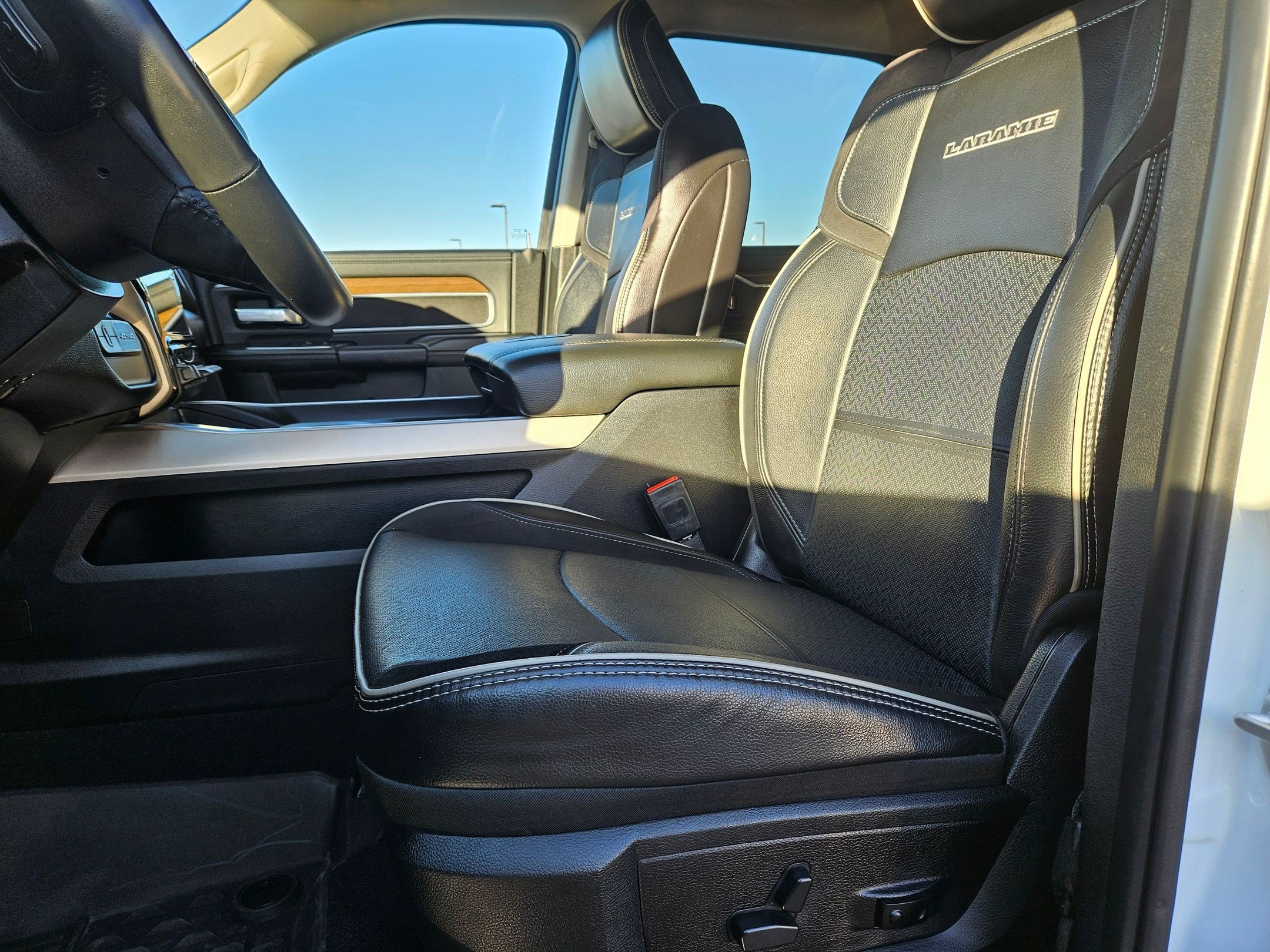 Used 2024 RAM 2500 Laramie w/ Bed Utility Group AWD/4WD image 17