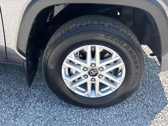 Used 2025 Toyota Tundra SR5 AWD/4WD image 10