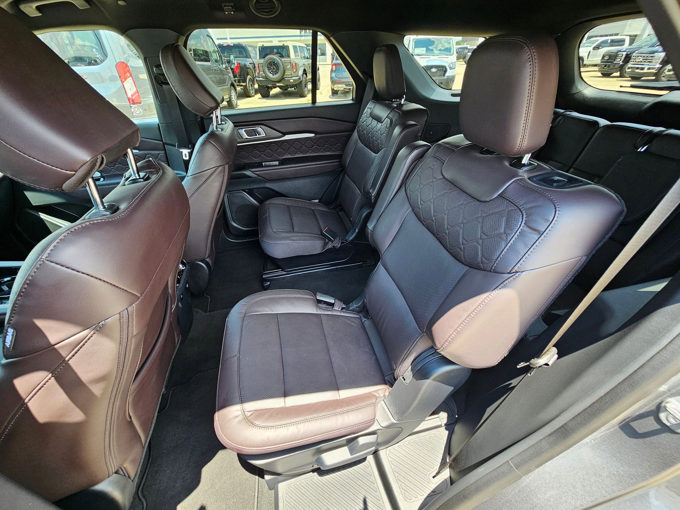 Certified 2026 Ford Explorer Platinum w/ LUX Leather Package AWD/4WD image 28