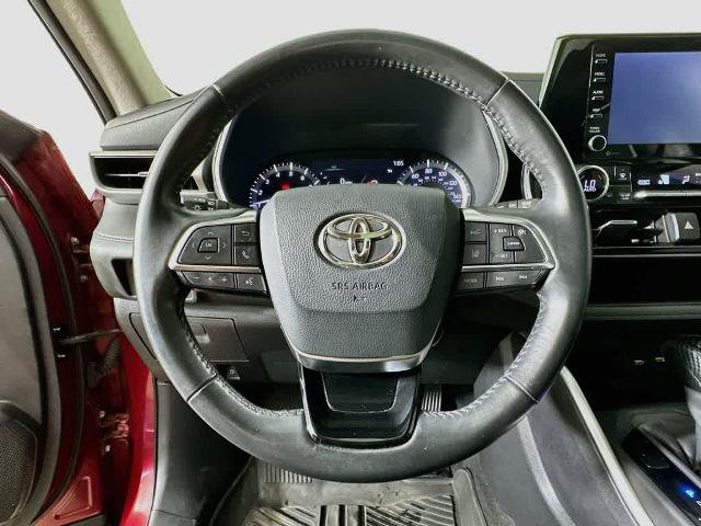 Used 2020 Toyota Highlander XLE FWD image 16