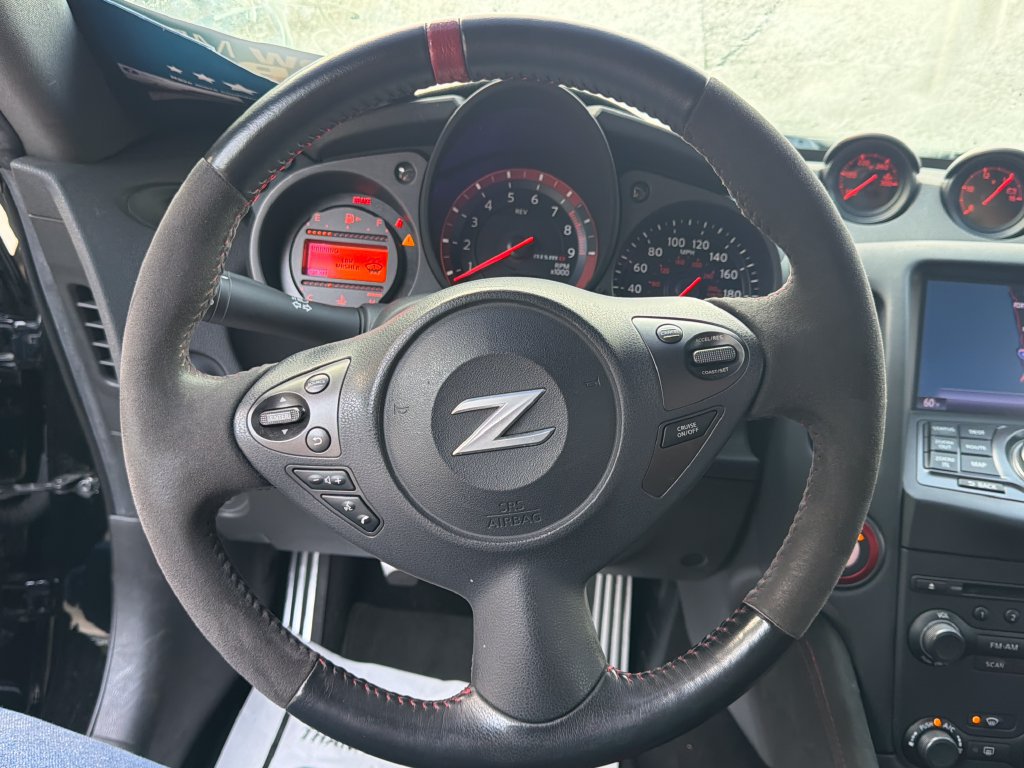 Used 2019 Nissan 370Z NISMO RWD image 17