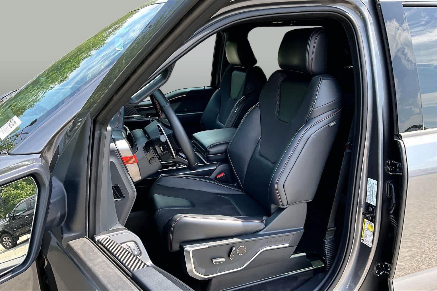 Certified 2025 Ford F150 Raptor AWD/4WD image 9