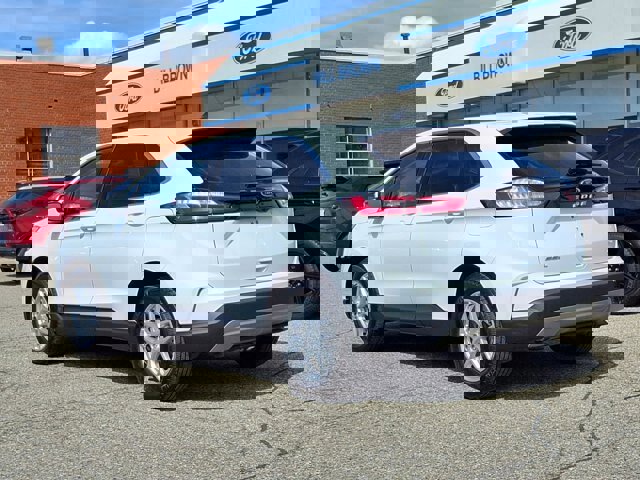 Certified 2024 Ford Edge SEL w/ Convenience Package image 3