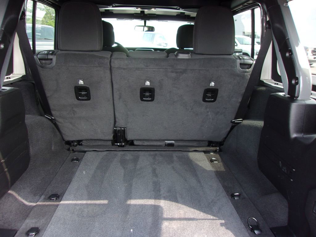 Used 2022 Jeep Wrangler Unlimited Sport AWD/4WD image 6