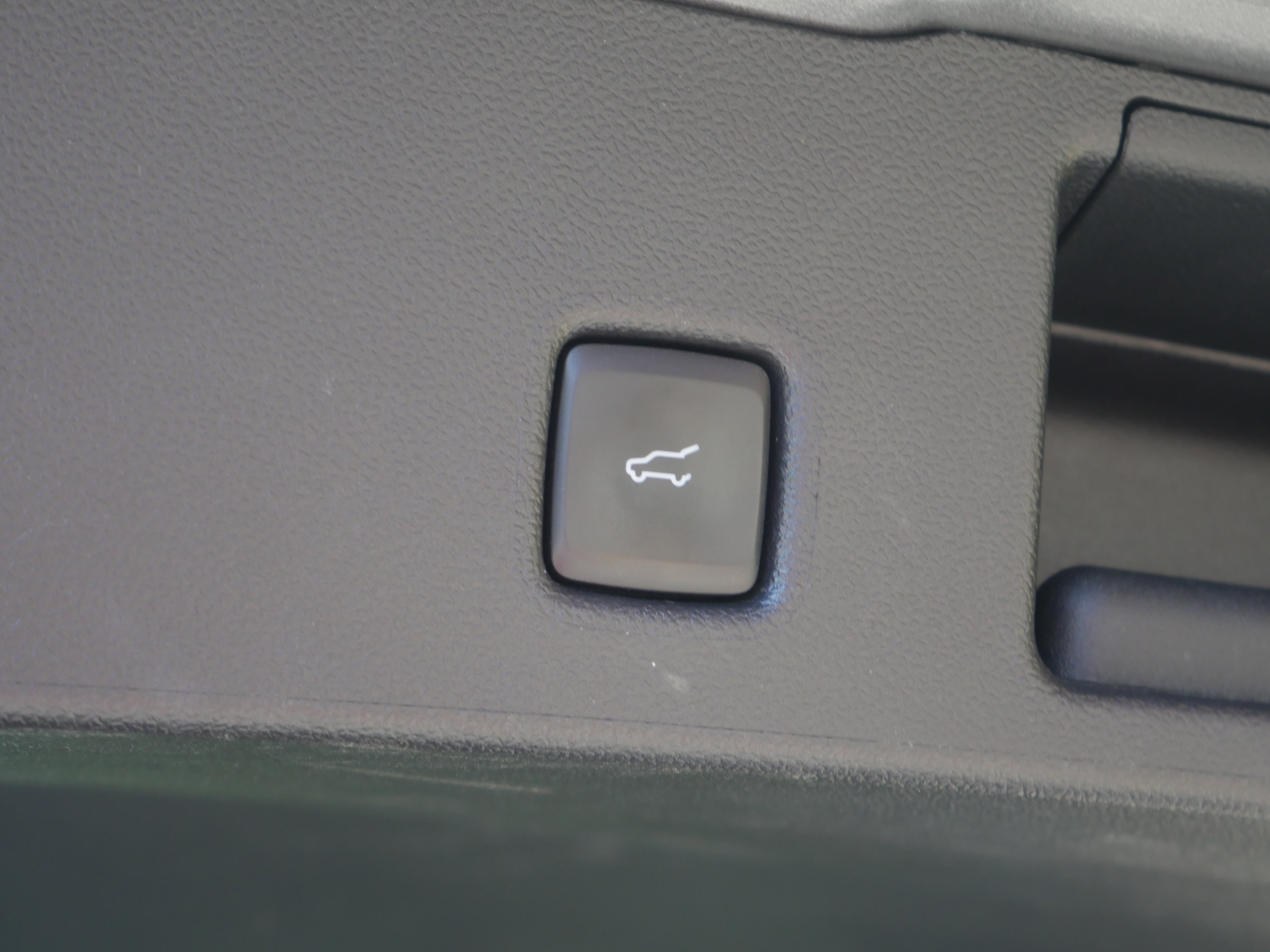 Certified 2025 Ford Escape Platinum AWD/4WD image 22
