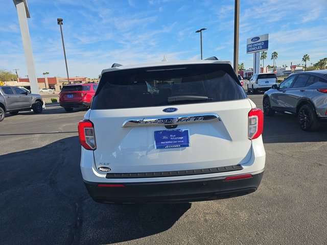 Certified 2023 Ford Explorer XLT image 3