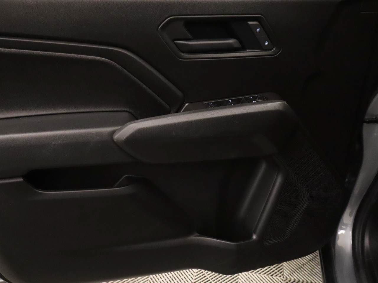 Used 2025 Chevrolet Colorado Trail Boss w/ LPO, Hood Decal Package AWD/4WD image 19
