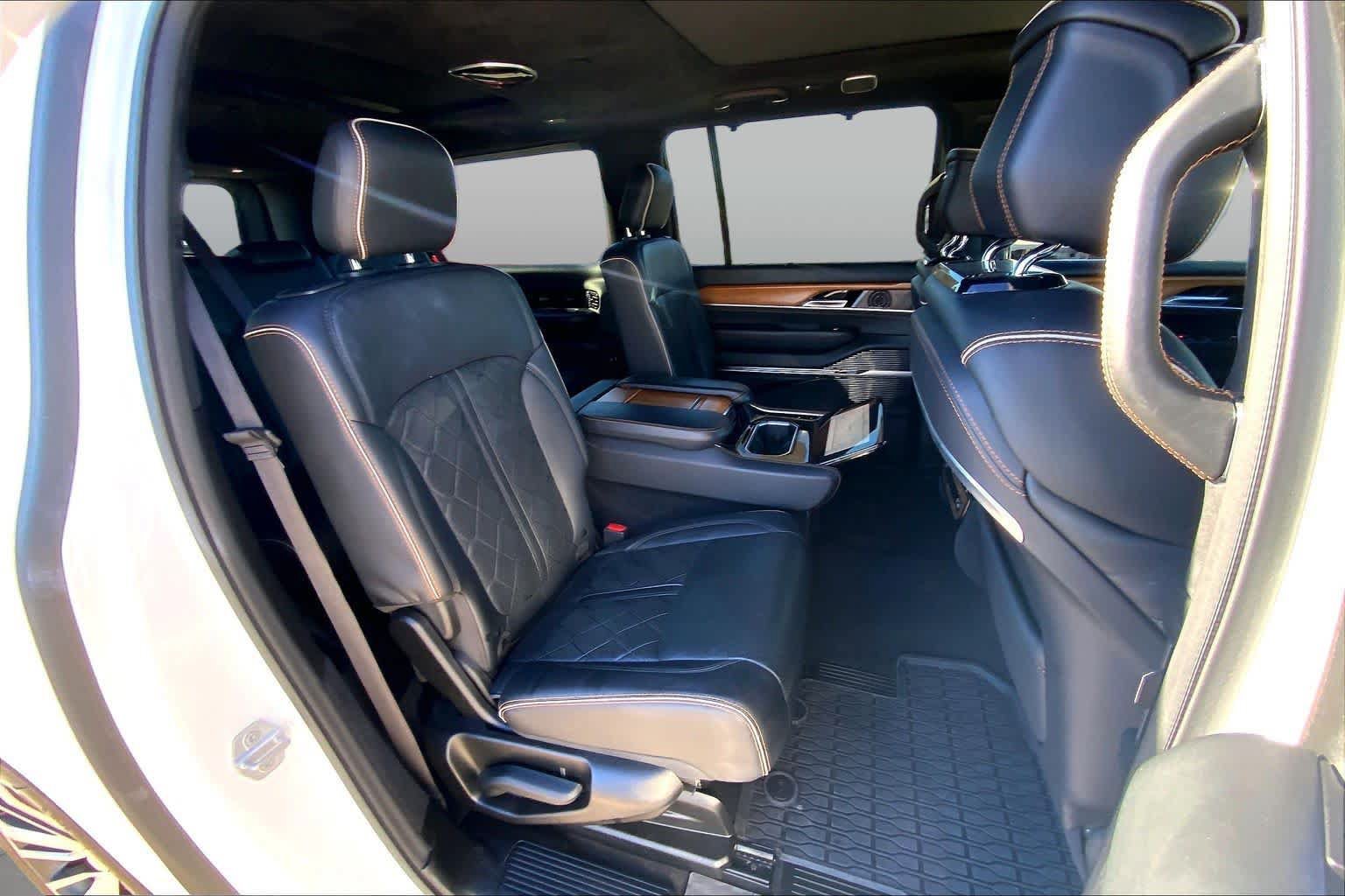 Used 2024 Jeep Grand Wagoneer L Series III AWD/4WD image 20