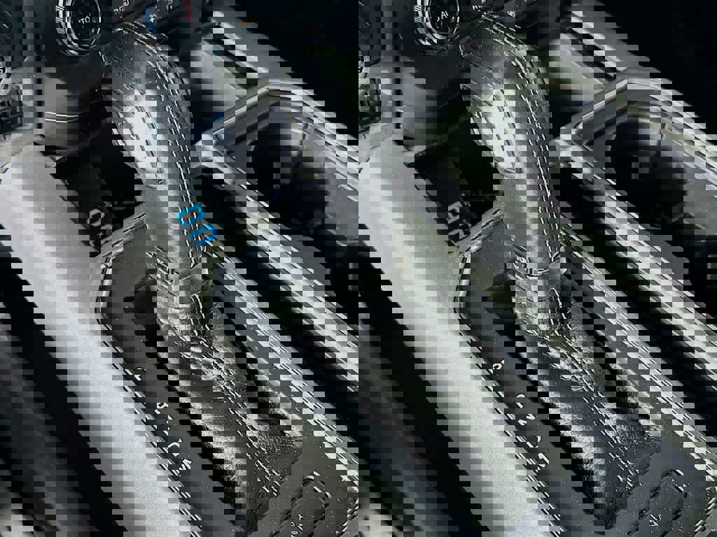 Certified 2017 Ford F150 Raptor w/ Equipment Group 802A Luxury image 21