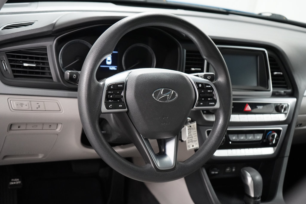 Used 2018 Hyundai Sonata SE FWD image 13