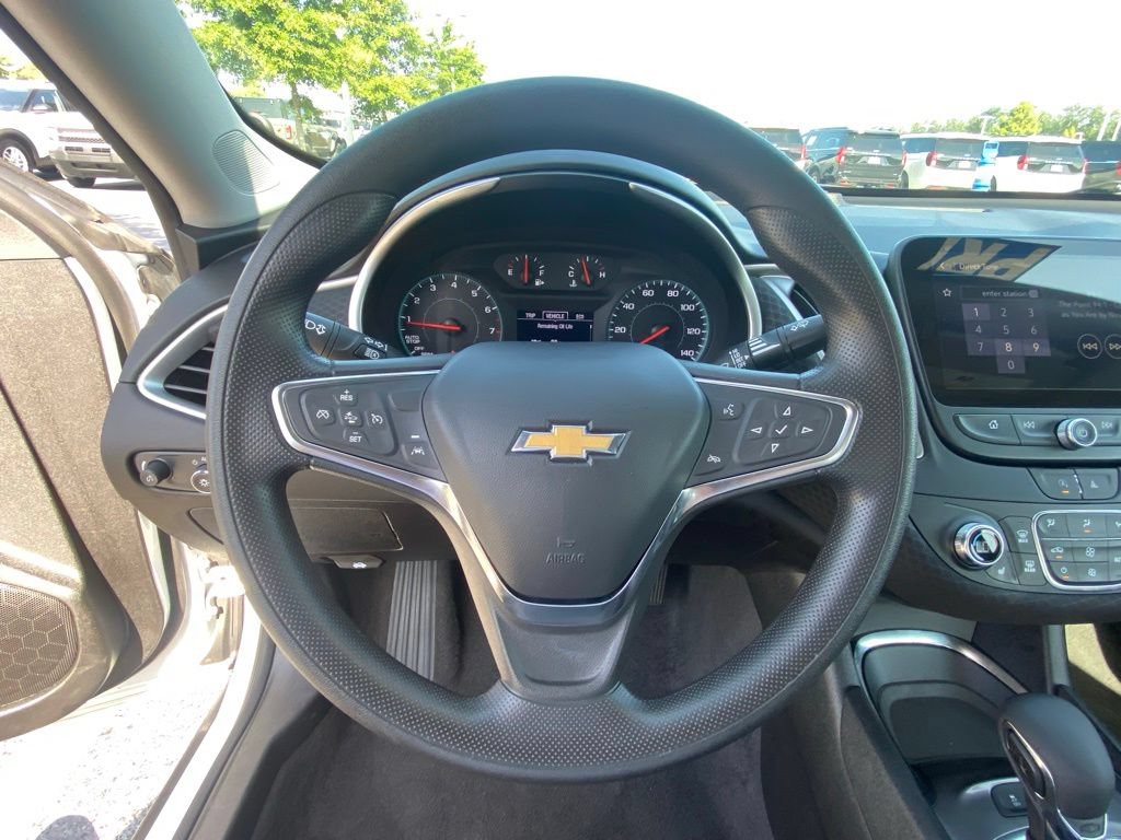 Used 2025 Chevrolet Malibu LT FWD image 13