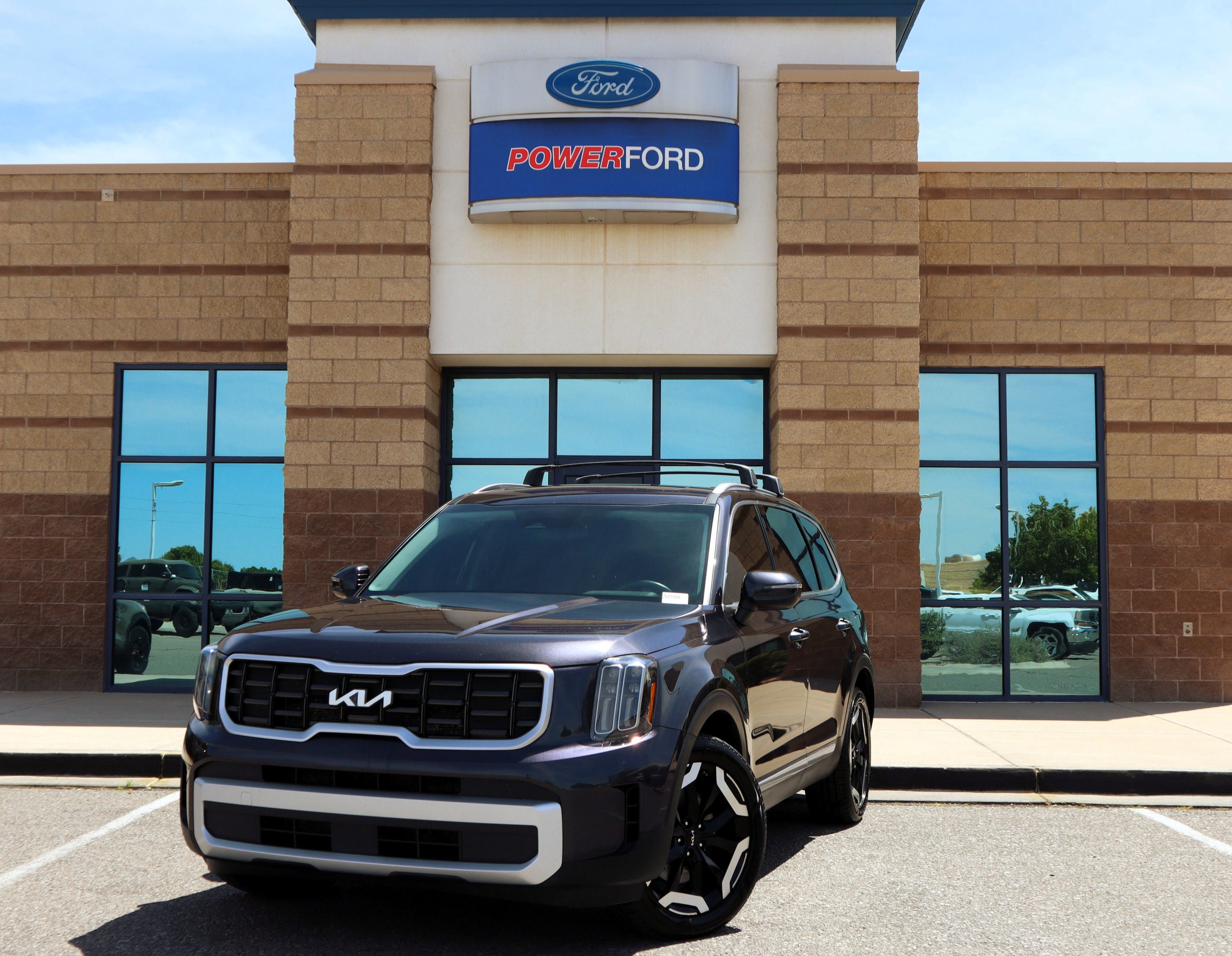 Used 2025 Kia Telluride S AWD/4WD image 2