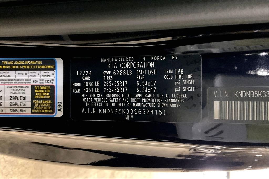 Used 2025 Kia Carnival FWD image 30