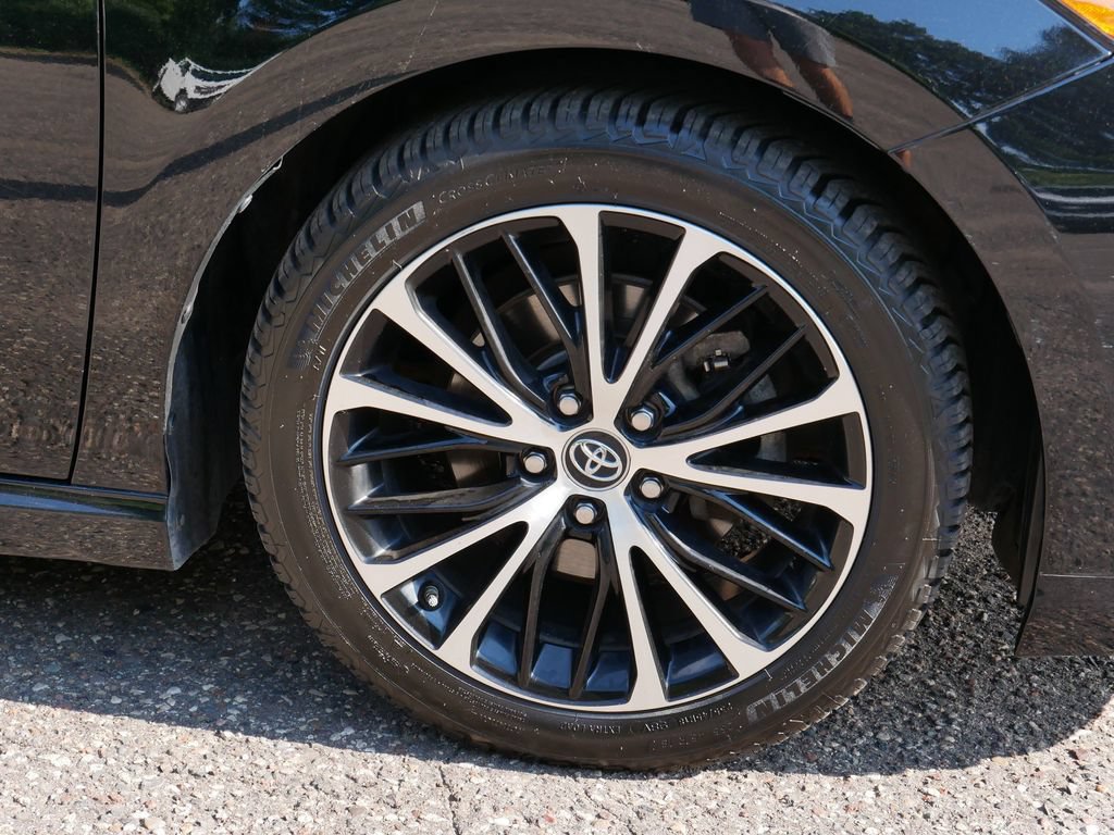 Used 2019 Toyota Camry SE FWD image 7