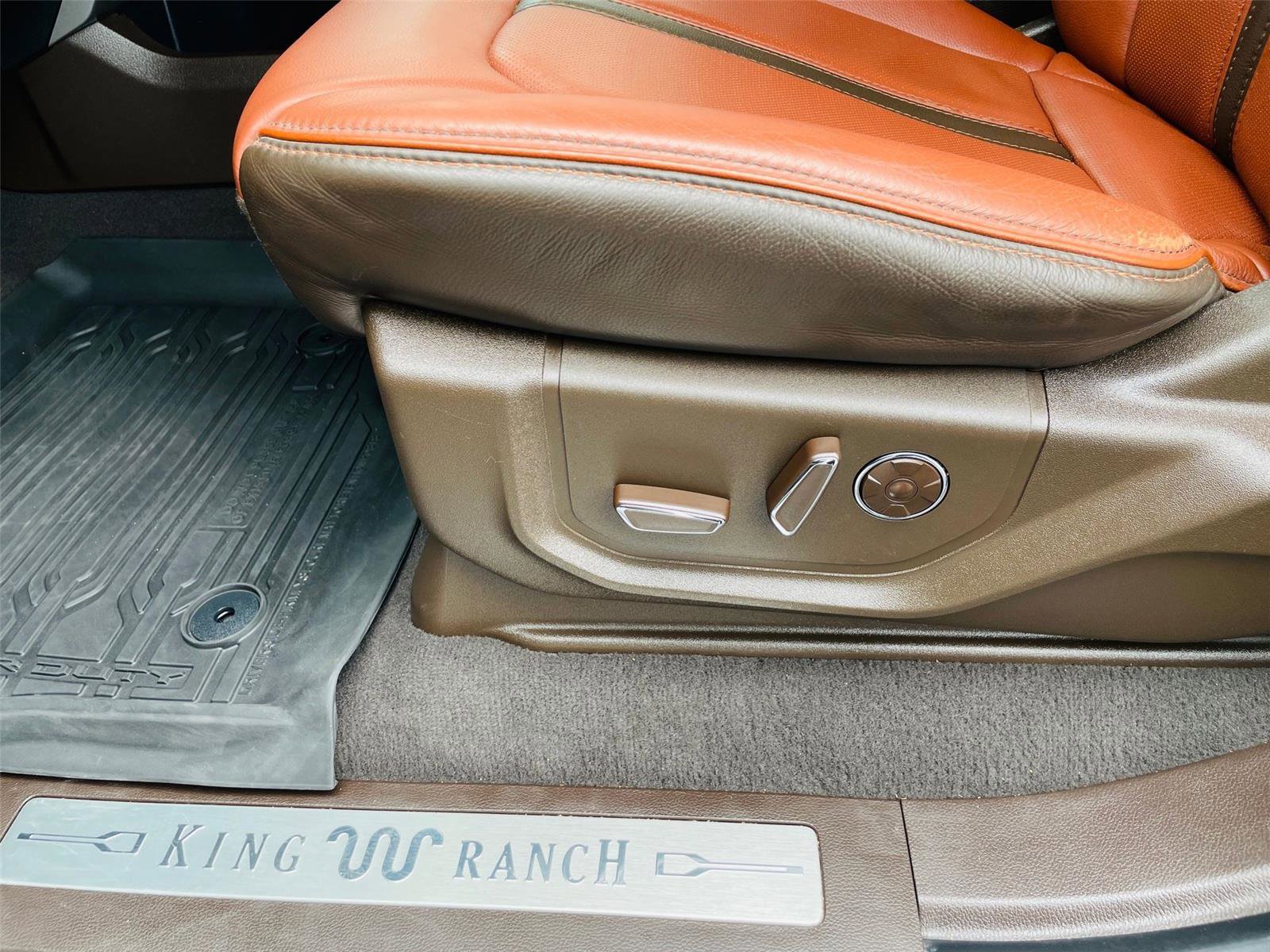 Certified 2022 Ford F350 King Ranch w/ King Ranch Ultimate Package AWD/4WD image 20