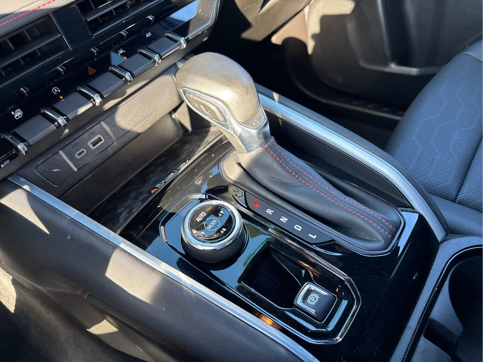 Used 2023 Chevrolet Colorado Z71 w/ Z71 Convenience Package 2 image 20