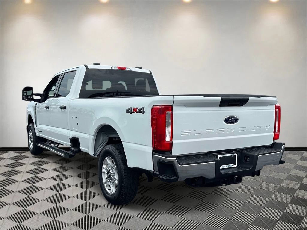 Certified 2025 Ford F250 4x4 Crew Cab Super Duty image 5