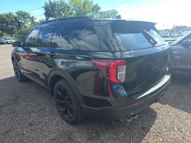 Certified 2023 Ford Explorer ST w/ ST Street Pack AWD/4WD image 4