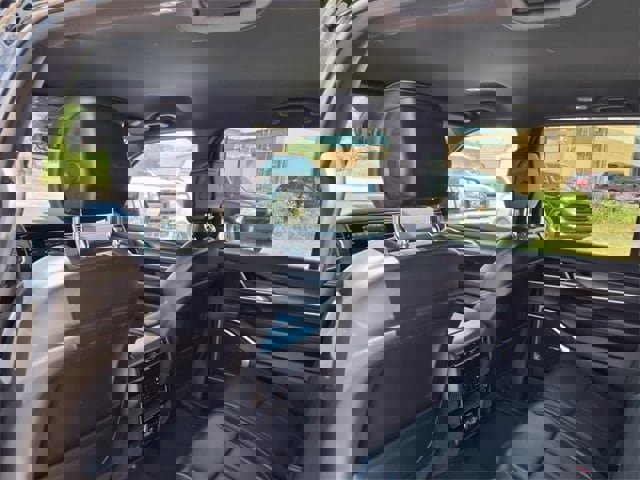 Used 2023 Jeep Wagoneer L Series III w/ Preferred Equipment Group image 12