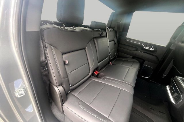 Used 2025 GMC Sierra 2500 SLT AWD/4WD image 30