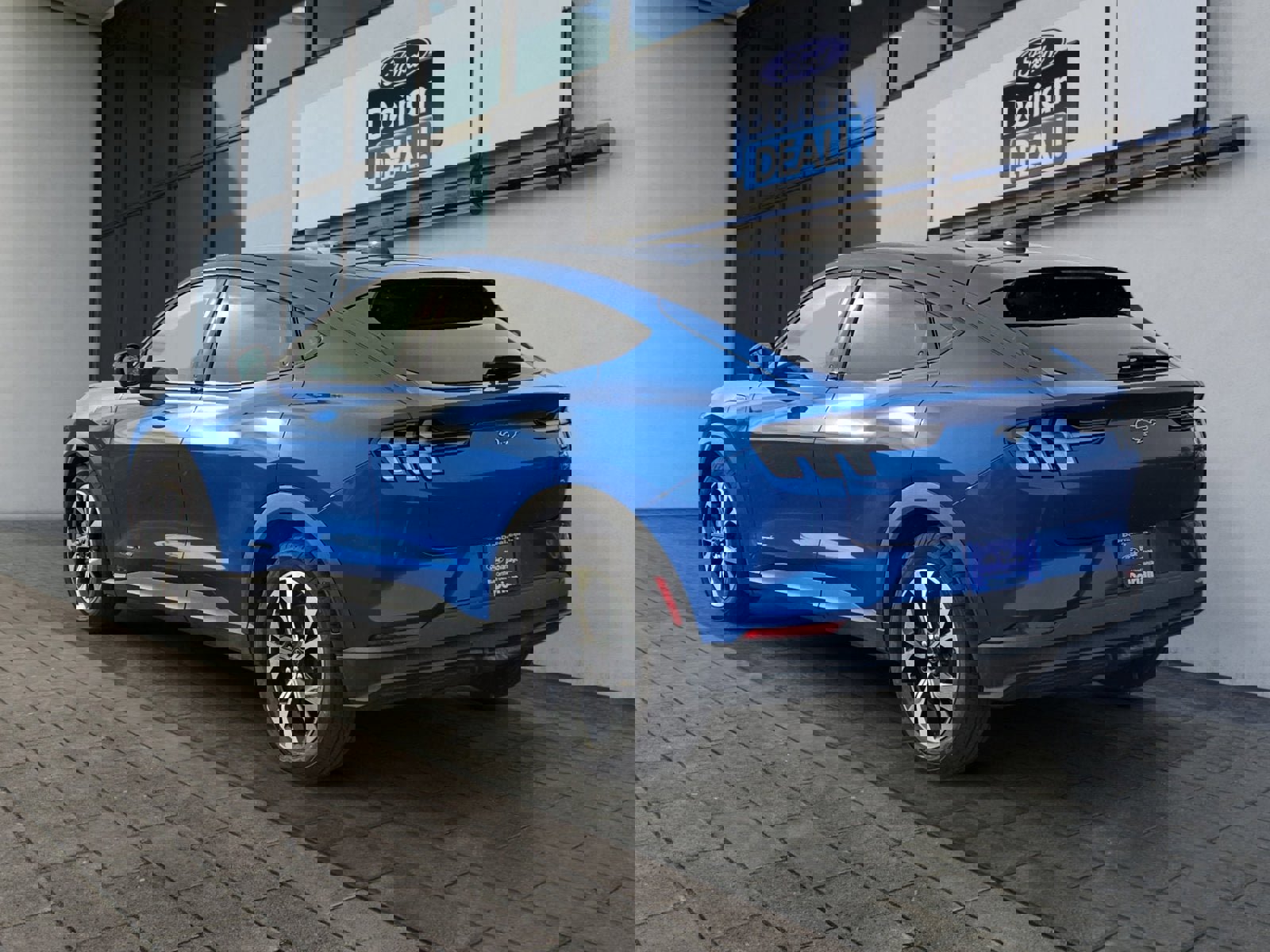 Certified 2025 Ford Mustang Mach-E Select w/ Comfort Package Lite image 3